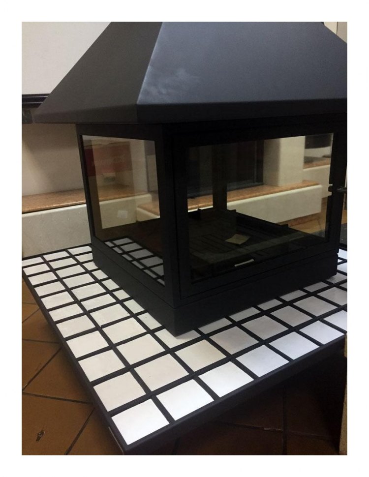 Камин VULCANO CENTRAL, со стеклом, полка - керамика белая, чёрный (Traforart)