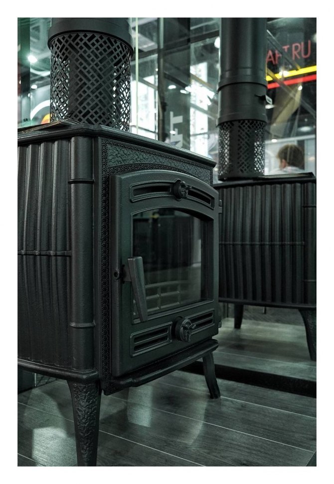 Чугунная дровяная печь камин Маэстро 2