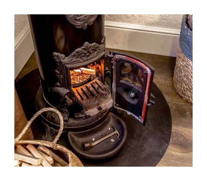 Чугунная печь камин Petit Godin 3720-А